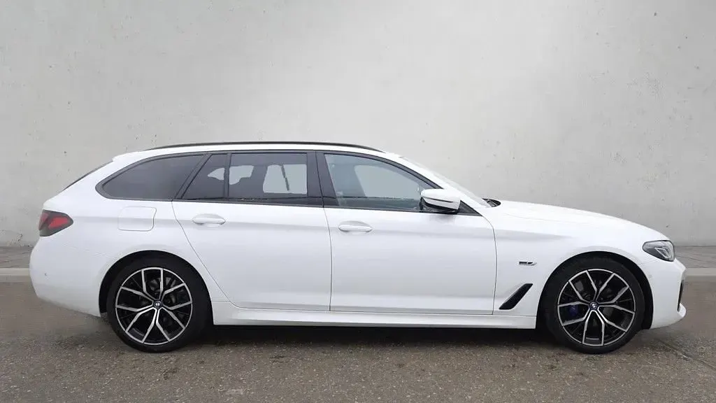 Used BMW 530e M Sport 2022 White Estate