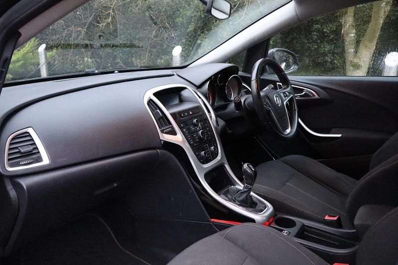 Used Vauxhall Astra SRi 2011 Grey Hatchback