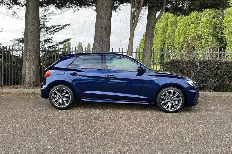 Begagnad Audi A1 S-Line 2025 Blå SUV