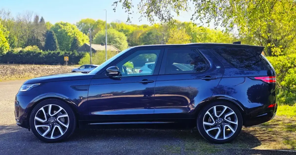 Used Land Rover Discovery 5 HSE Luxury 2019 Blue SUV