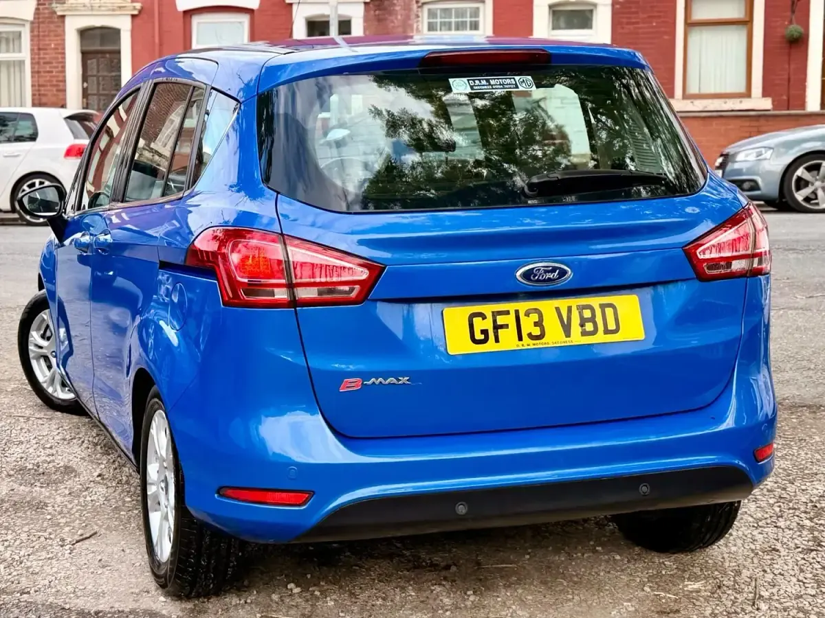 Used Ford B-MAX Zetec 105 HP (77 kW) 2013 Blue MPV