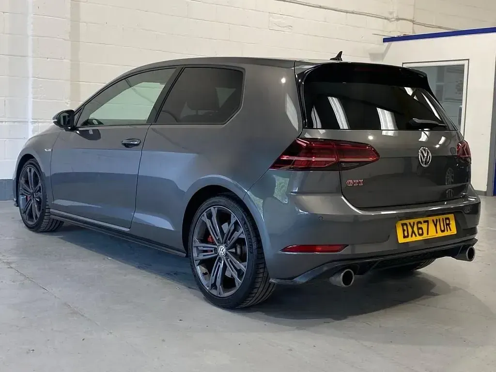 Używany VW Golf VII GTI 245 KM (180 kW) 2017 Szary Hatchback
