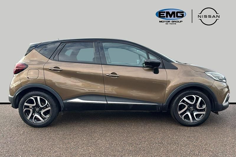 Used Renault Captur Dynamique 90 HP (66 kW) 2018 Brown SUV