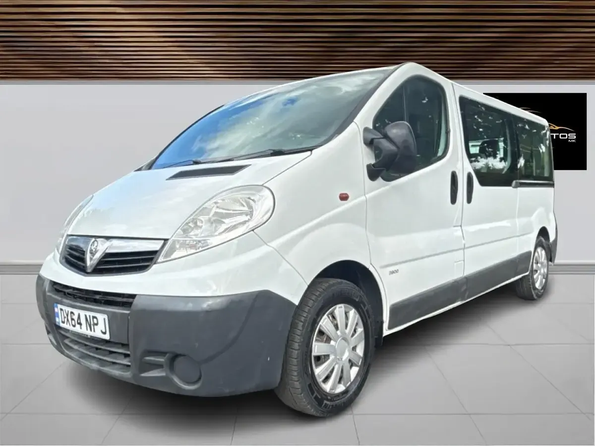 Used Vauxhall Vivaro 115 HP (84 kW) 2014 White MPV