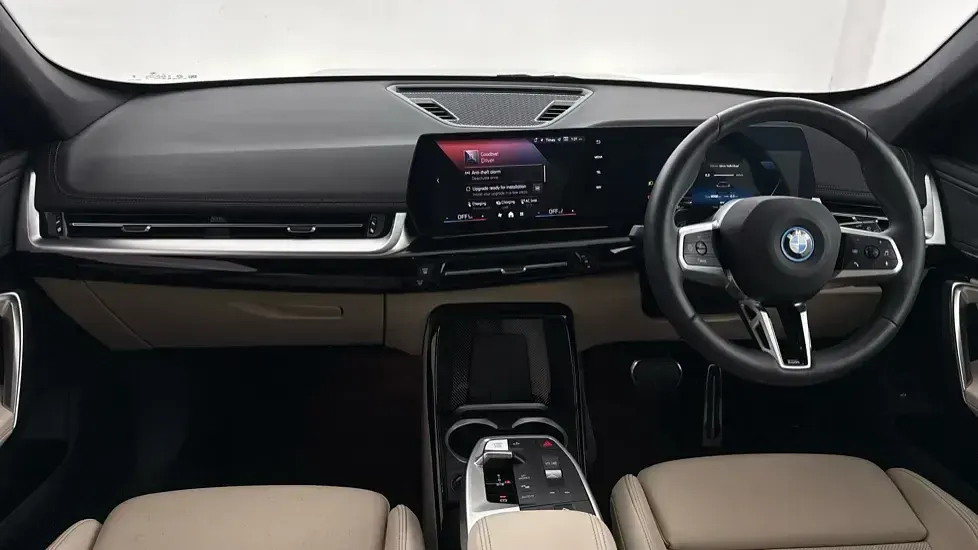 Usado BMW iX1 M Sport 147 kW (201 HP) 2025 Preto SUV