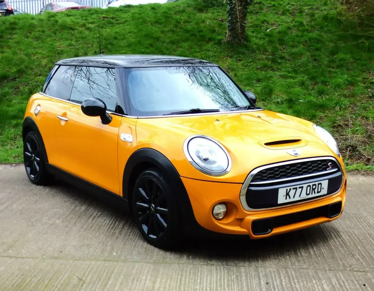 Usado Mini Cooper S Hatch 192 HP (141 kW) 2017 Laranja Citadino