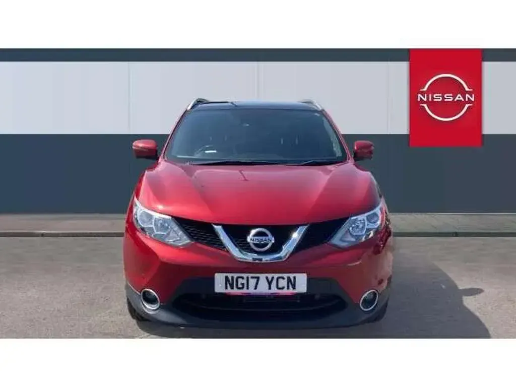 Używany Nissan Qashqai N-Vision 130 KM (95 kW) 2017 Czerwony SUV