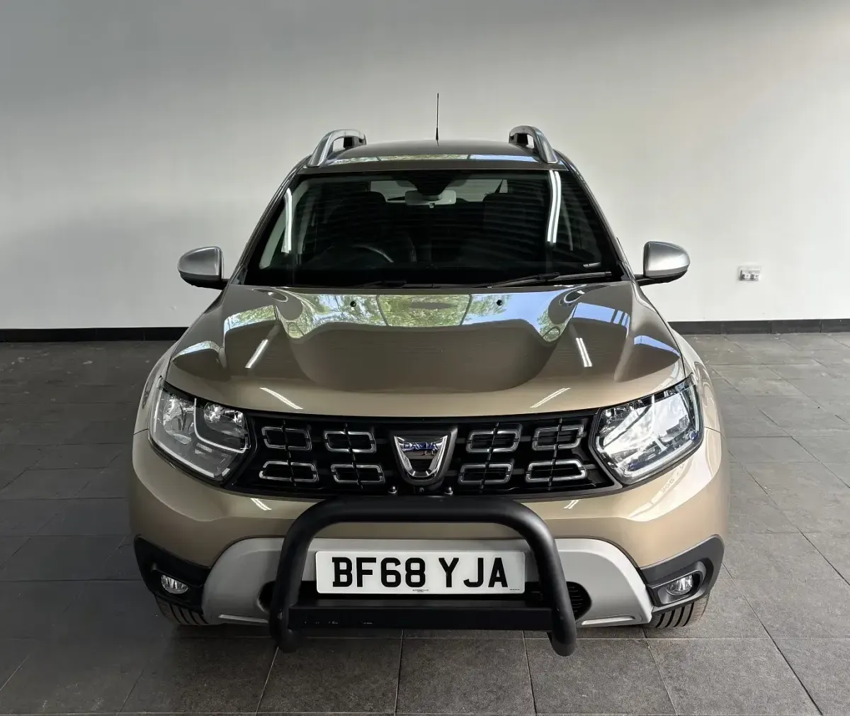 Used Dacia Duster Prestige 114 HP (83 kW) 2018 Beige SUV