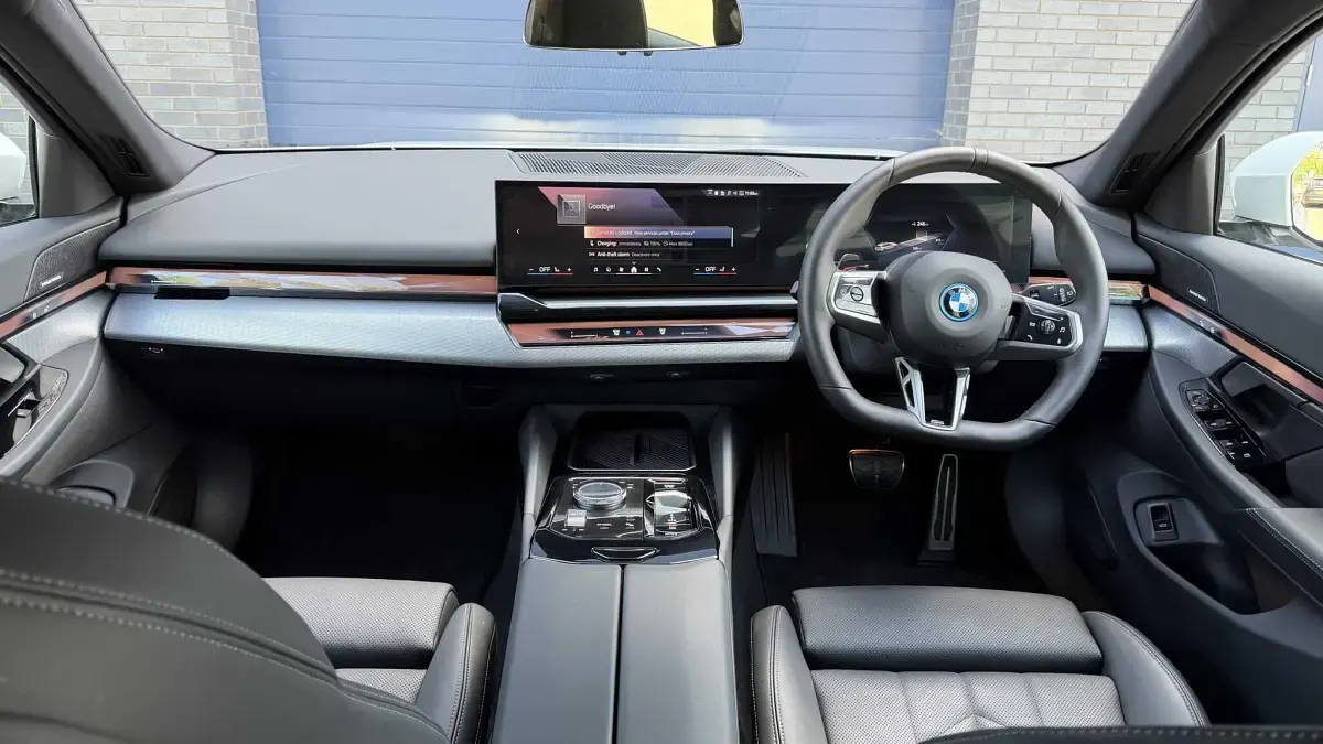Used BMW i5 M Sport 250 kW (340 HP) 2025 White Estate