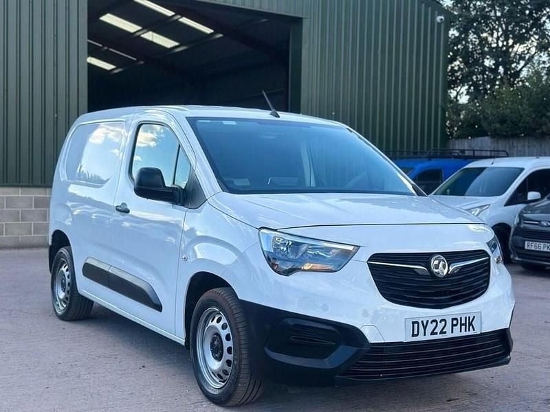 Usado Vauxhall Combo 100 HP (73 kW) 2022 Branco Monovolume
