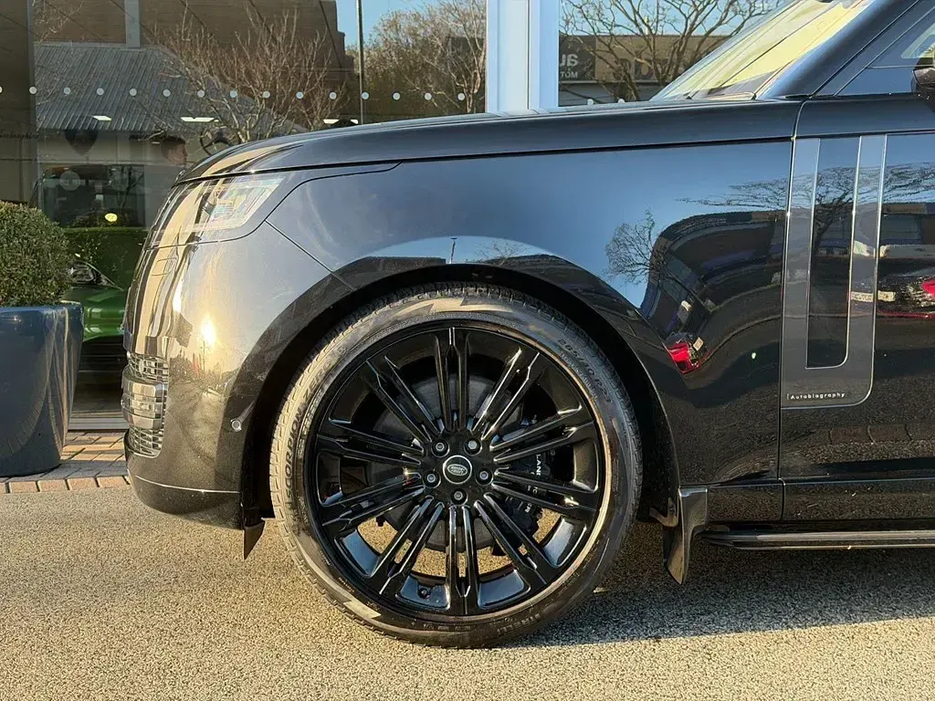Used Land Rover Range Rover Autobiography 530 HP (389 kW) 2022 Black SUV