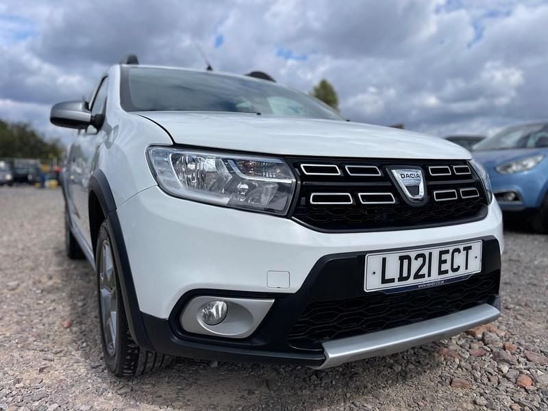 White Used 2021 Dacia Sandero Comfort Hatchback | £6,400 (Good price) - Image 1/4