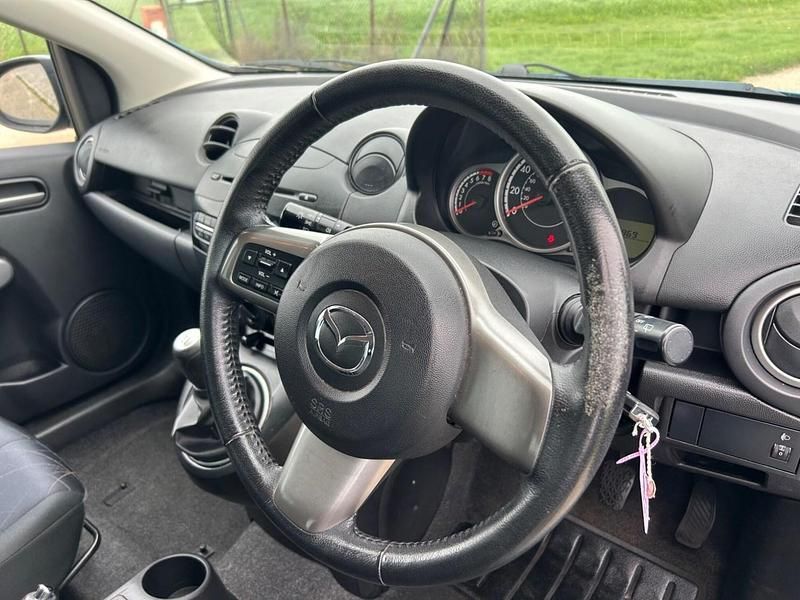 Used Mazda 2 2014 Blue Hatchback