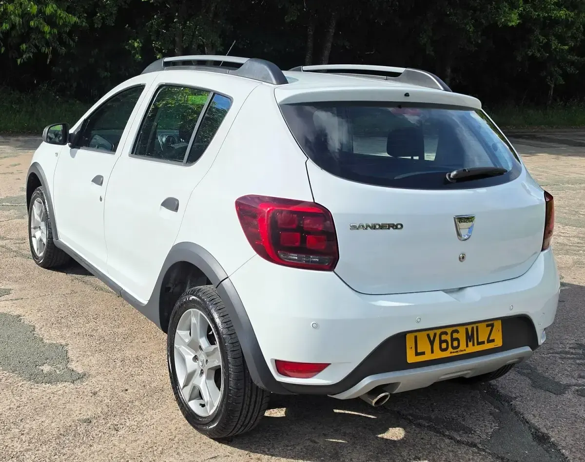 Used Dacia Sandero Ambiance 2017 White Hatchback