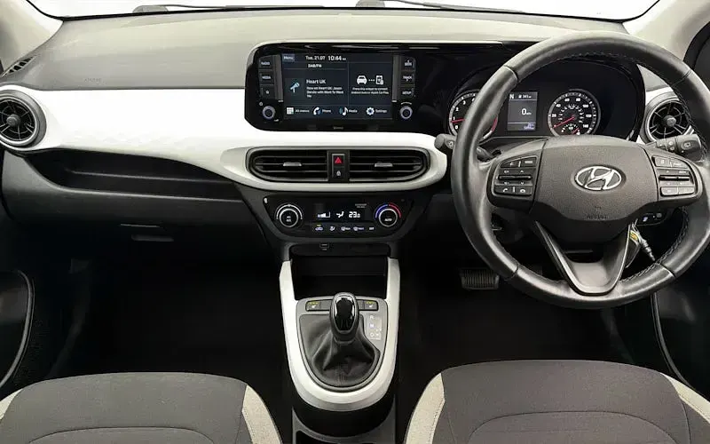 Used Hyundai i10 Premium 84 HP (61 kW) 2022 Silver Hatchback
