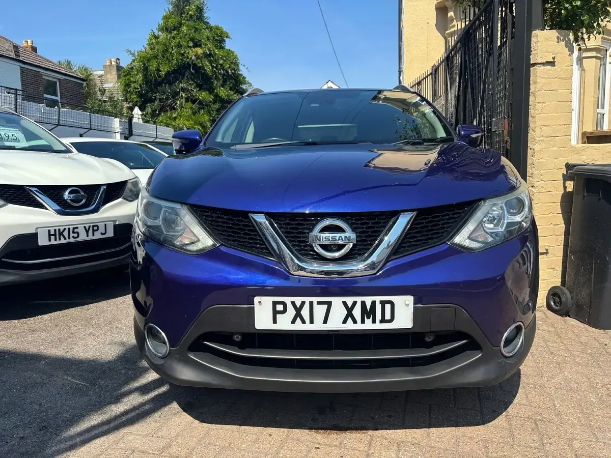 Used Nissan Qashqai N-Connecta 115 HP (84 kW) 2017 Blue SUV
