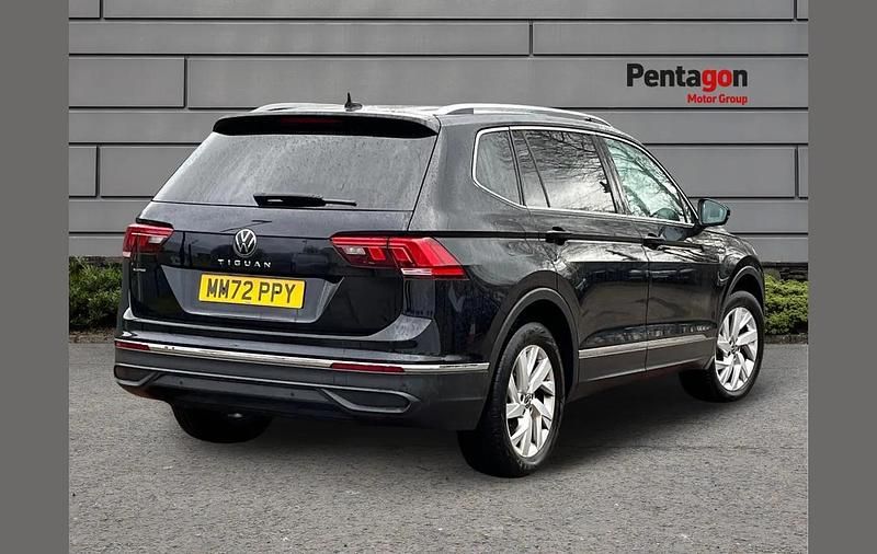 Used VW Tiguan Allspace Life 147 HP (108 kW) 2022 Black SUV