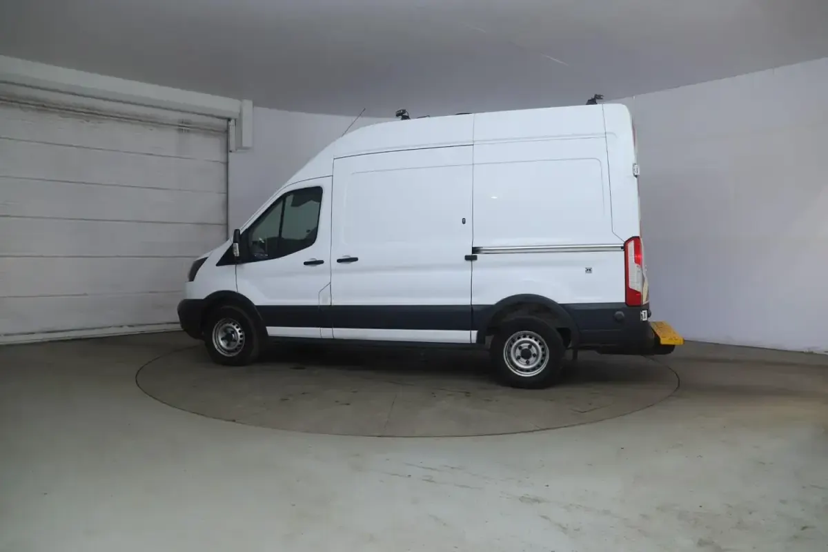 Usado Ford Transit 130 HP (95 kW) 2019 Branco Van