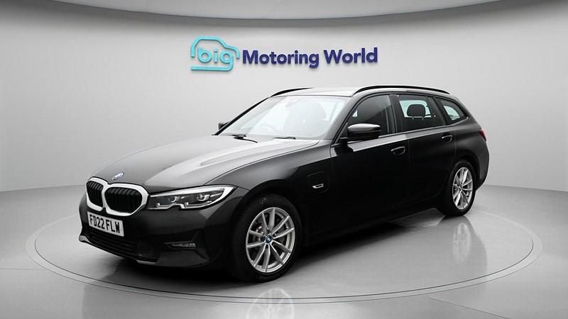 Used BMW 330e 292 HP (214 kW) 2022 Black Estate