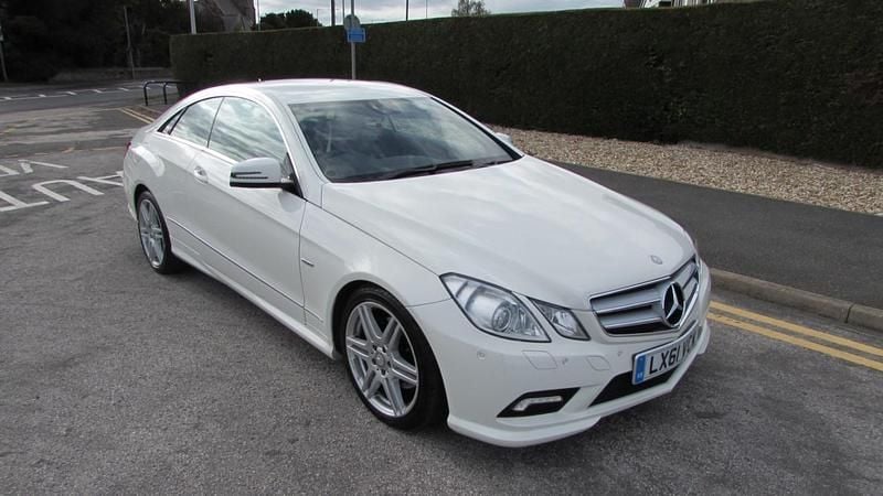 Used Mercedes E220 170 HP (125 kW) 2011 White Coupe
