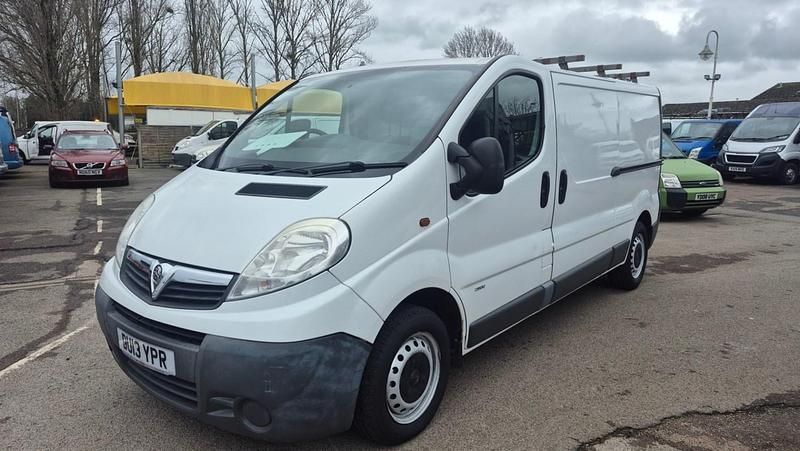 Used Vauxhall Vivaro 115 HP (84 kW) 2013 White MPV