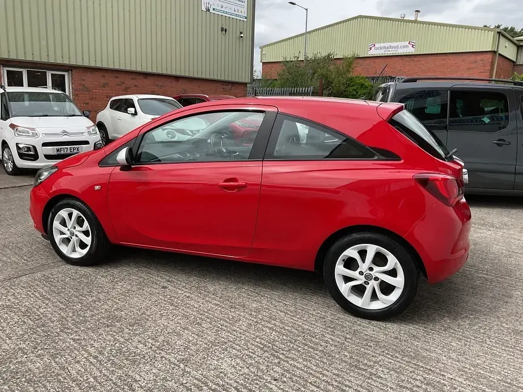 Used Vauxhall Corsa 75 HP (55 kW) 2016 Red Hatchback