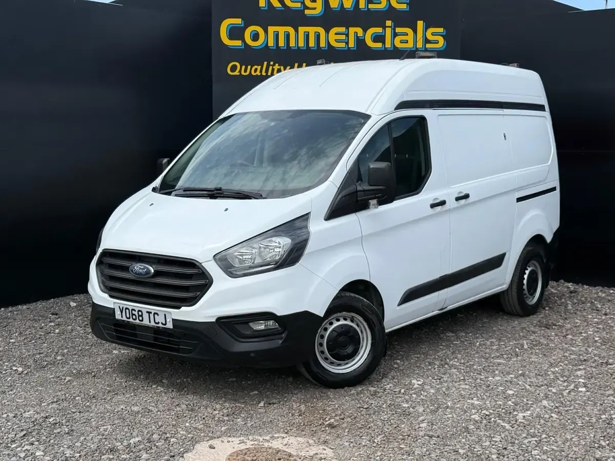 Used Ford Transit Custom 105 HP (77 kW) 2019 White Van