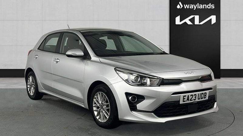 Used Kia Rio 83 HP (61 kW) 2023 Silver Hatchback
