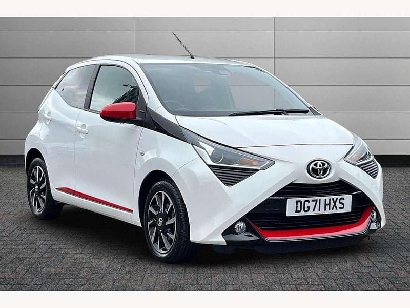 White Used 2021 Toyota Aygo Trend Hatchback | £10,650 (Fair price) - Image 1/3