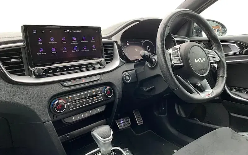 Used Kia ProCeed GT-Line S 160 HP (117 kW) 2021 White Estate