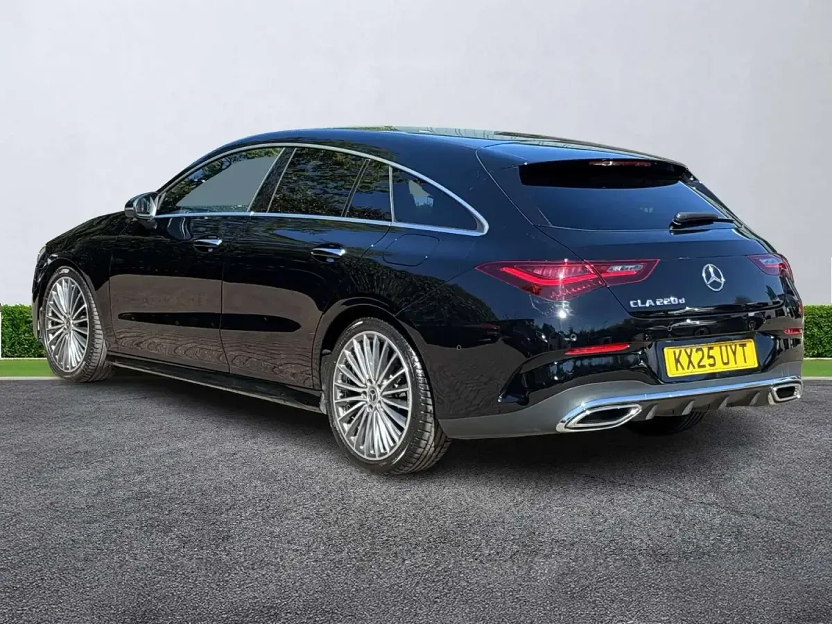 Usado Mercedes CLA220 AMG Line Premium 2025 Preto Sedan