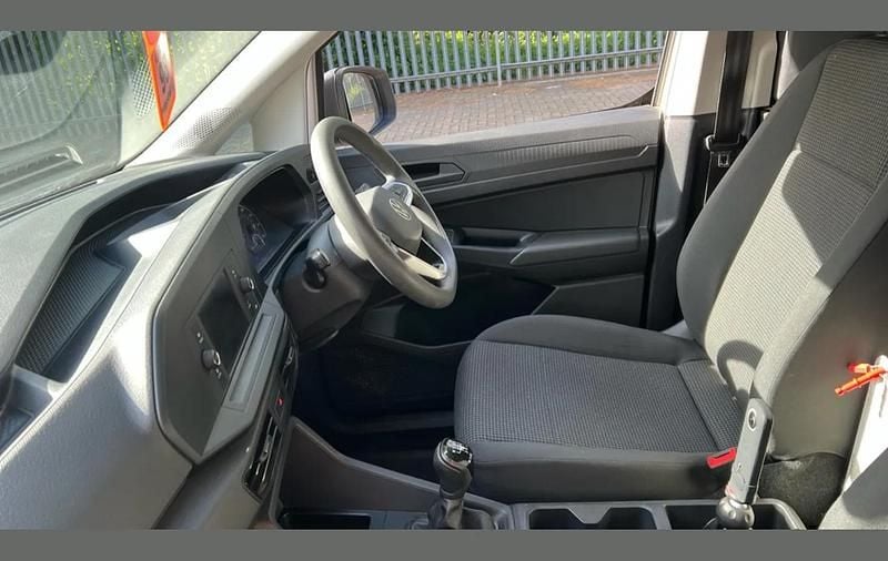 Used VW Caddy 73 HP (53 kW) 2023 White MPV