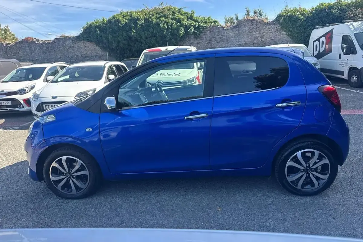 Used Citroën C1 Shine 71 HP (52 kW) 2021 Blue Hatchback