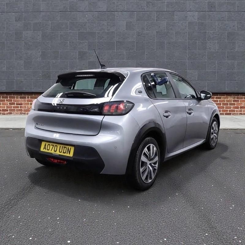 Second-hand Peugeot e-208 Active 100 kW (136 CP) 2020 Argintiu Hatchback