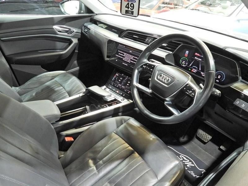 Usado Audi e-tron Advanced 230 kW (313 HP) 2020 Cinzento SUV