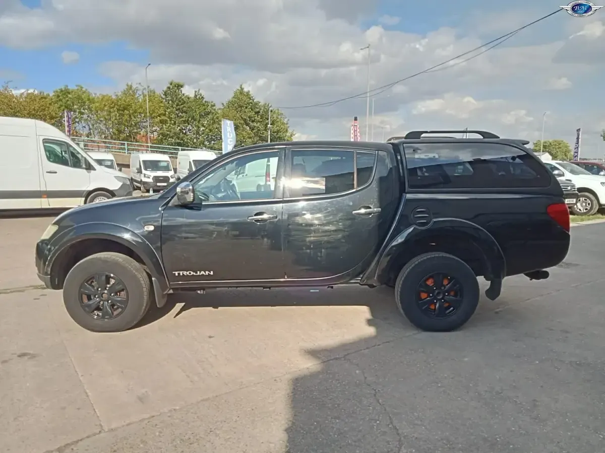 Used Mitsubishi L200 175 HP (128 kW) 2013 Black Pickup
