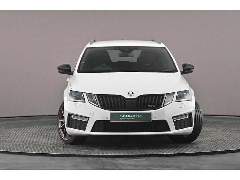 Used Skoda Octavia 180 HP (132 kW) 2019 Candy white Estate