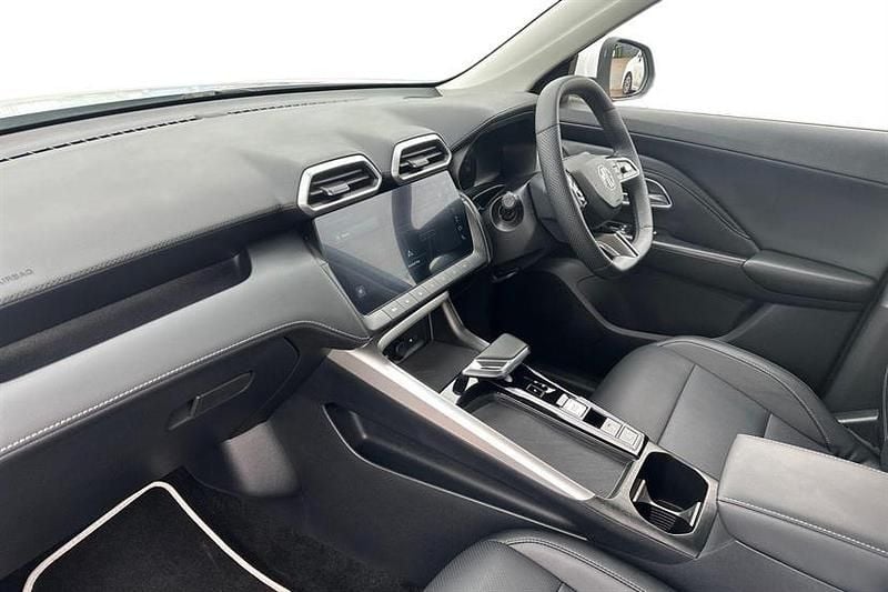 Used MG ZS Trophy 196 HP (144 kW) 2025 Arctic white SUV