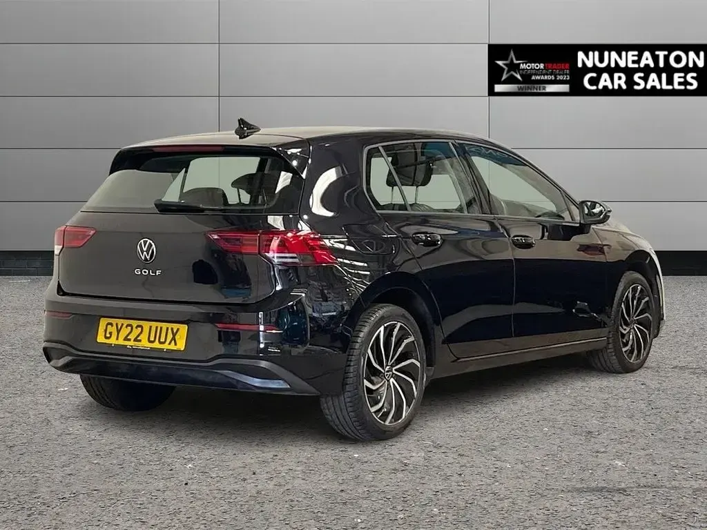 Used VW Golf VIII Life 130 HP (95 kW) 2022 Black Hatchback