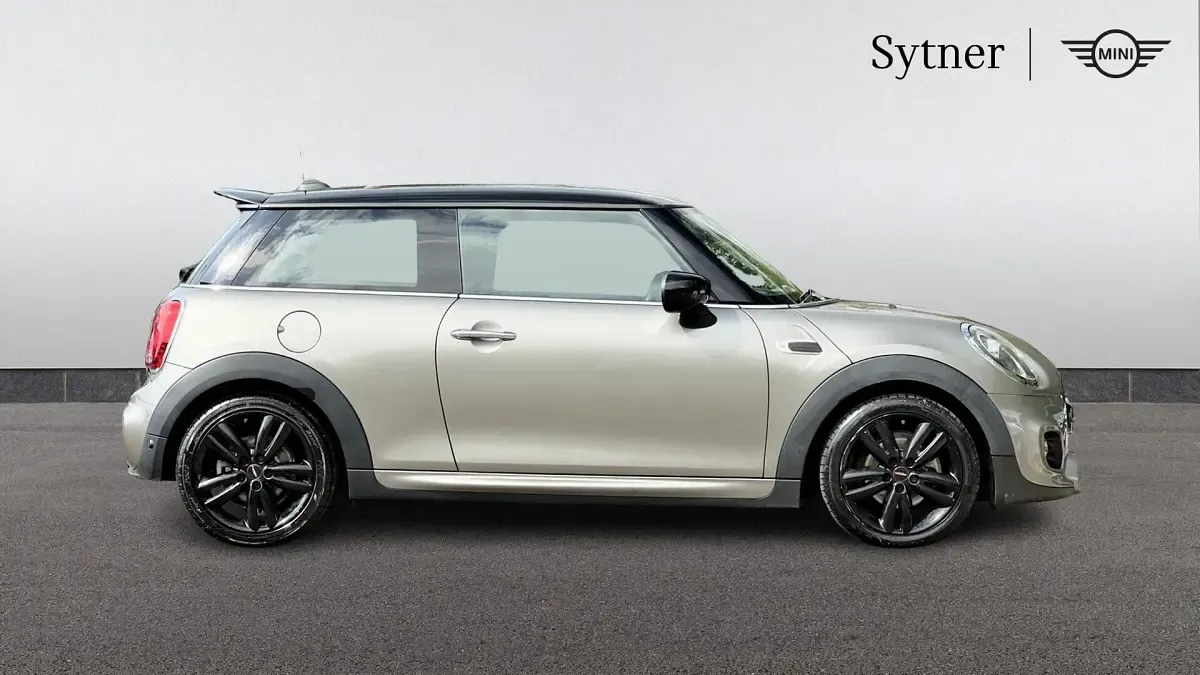 Usado Mini Cooper Hatch 136 HP (100 kW) 2020 Prateado Citadino