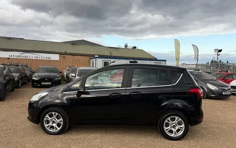 Used Ford B-MAX Zetec 105 HP (77 kW) 2012 Black MPV