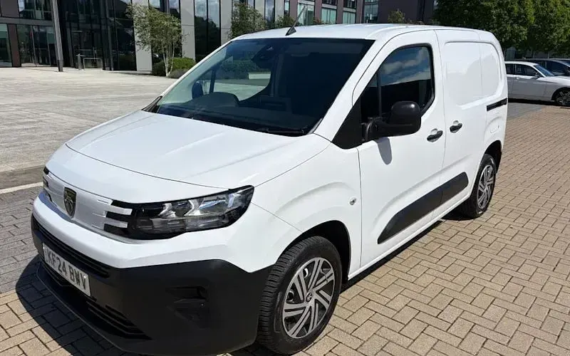 Used Peugeot Partner 102 HP (75 kW) 2025 MPV