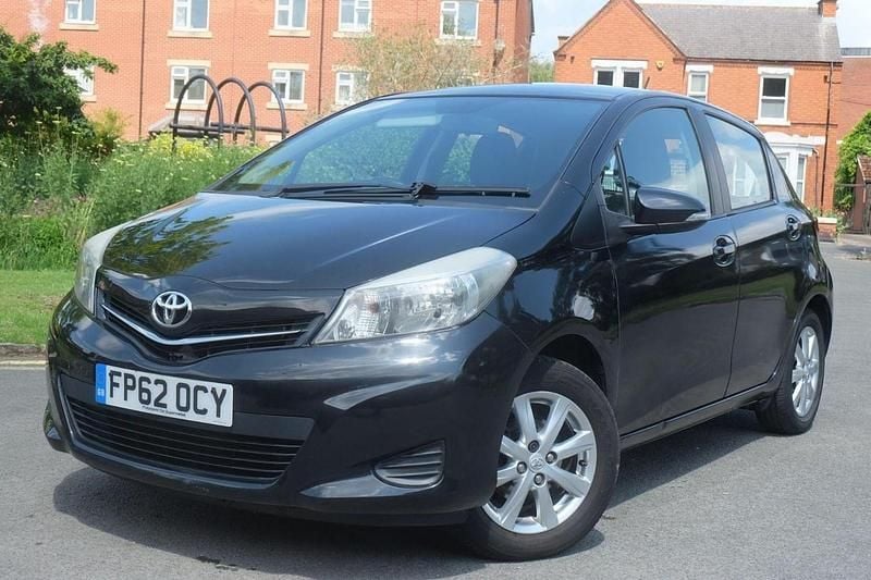 Black Used 2012 Toyota Yaris Hatchback | £4,988 (Fair price) - Image 1/4