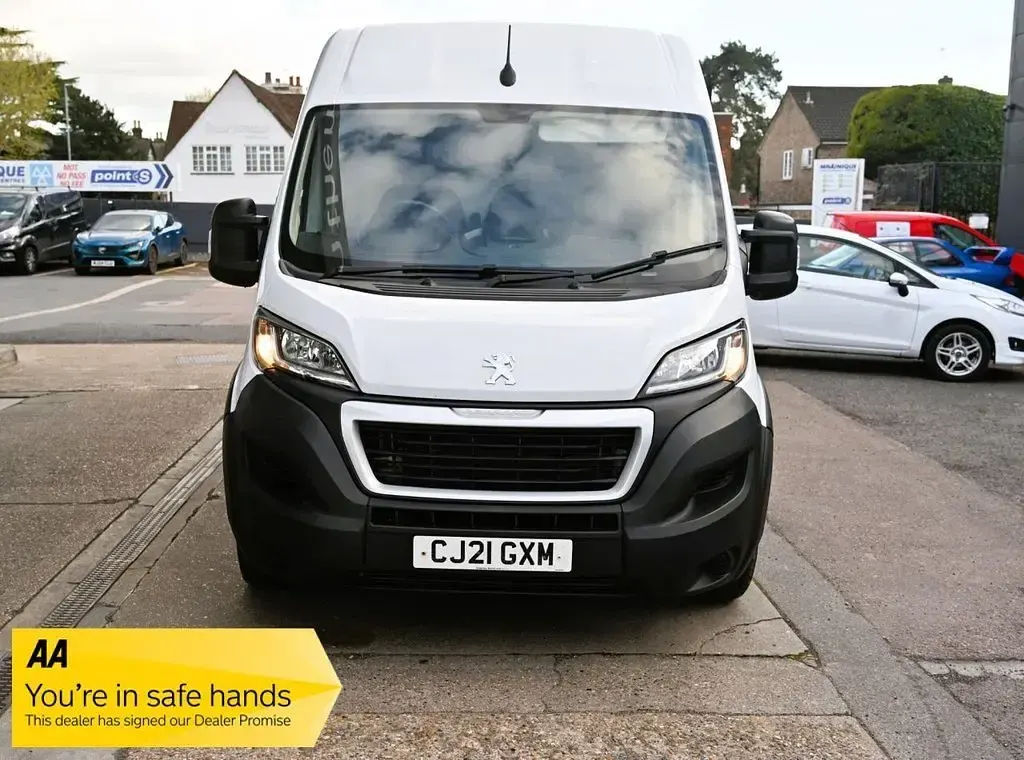 Used Peugeot Boxer 140 HP (102 kW) 2021 White Van