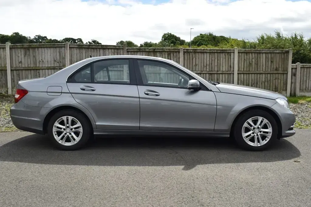Used Mercedes C220 Executive 170 HP (125 kW) 2013 Silver Sedan