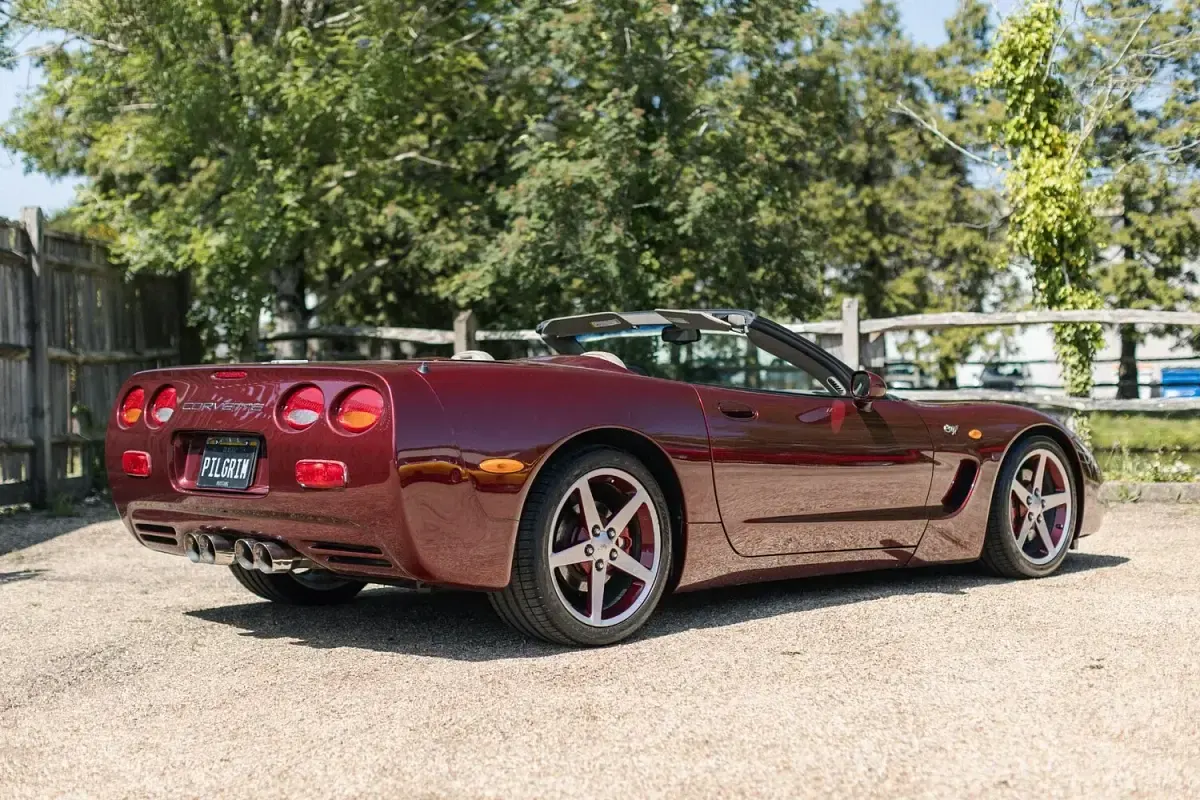 Used Chevrolet Corvette 560 HP (411 kW) 2003 Red Cabriolet