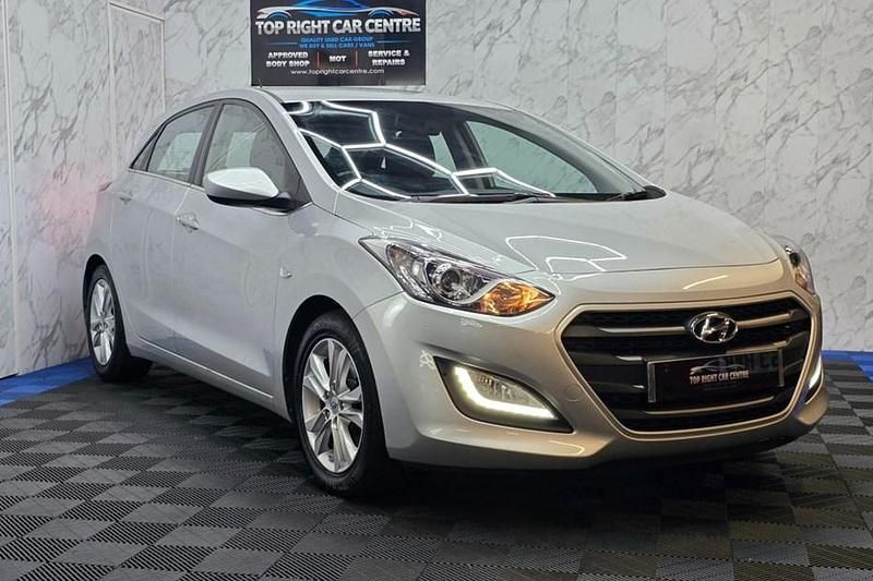 Silver Used 2015 Hyundai i30 SE Hatchback | £4,650 (Fair price) - Image 1/1