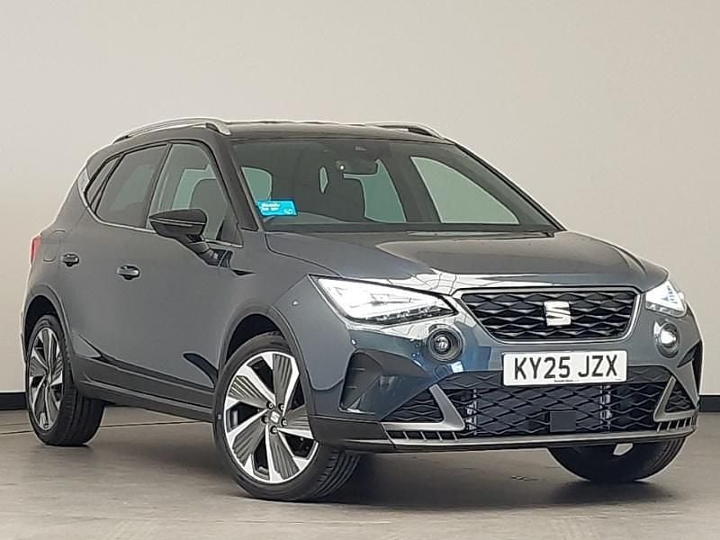 Grey New 2025 Seat Arona FR Sport SUV | £20,998 (Fair price) - Image 1/4