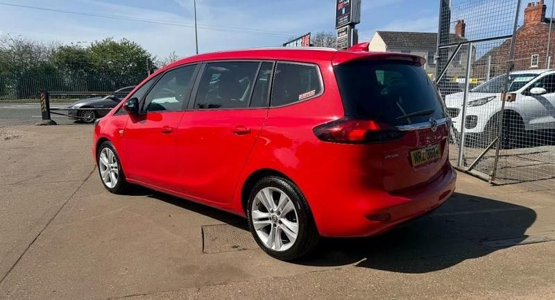 Used Vauxhall Zafira SRi 140 HP (102 kW) 2017 Red MPV