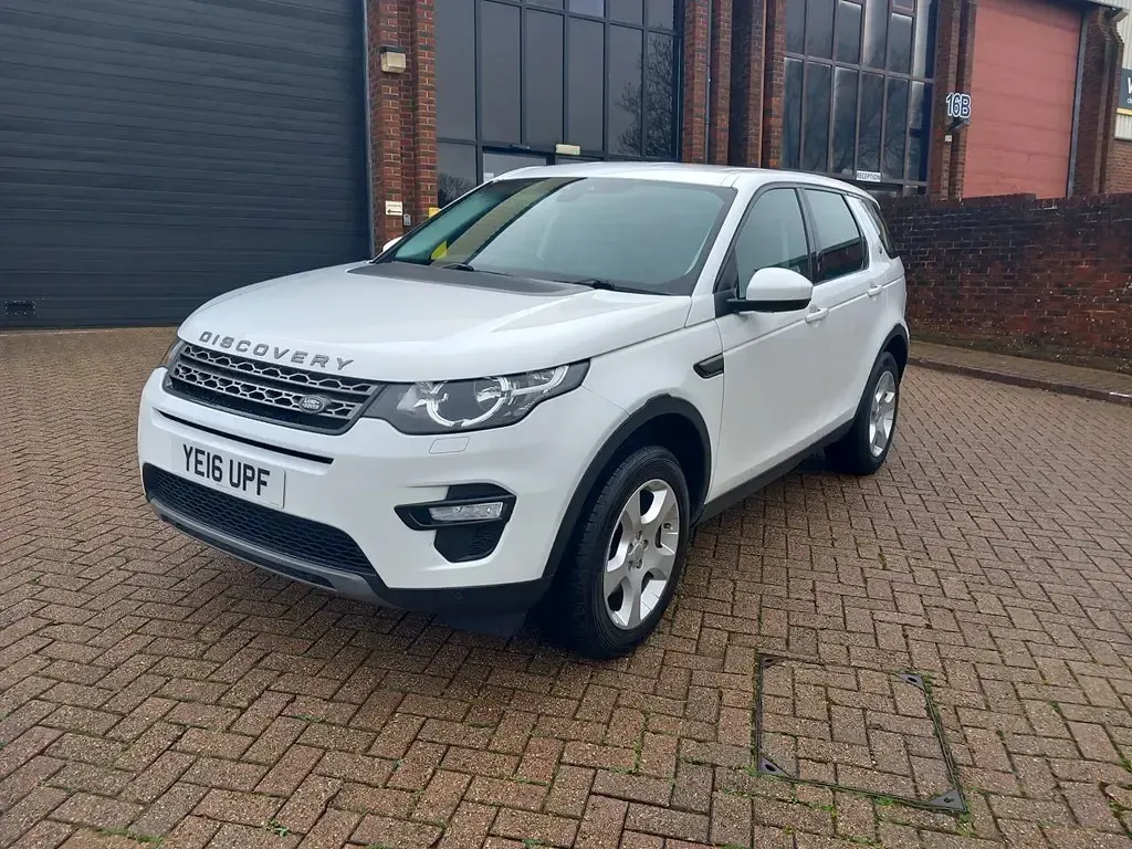 Used Land Rover Discovery Sport SE 150 HP (110 kW) 2016 White SUV
